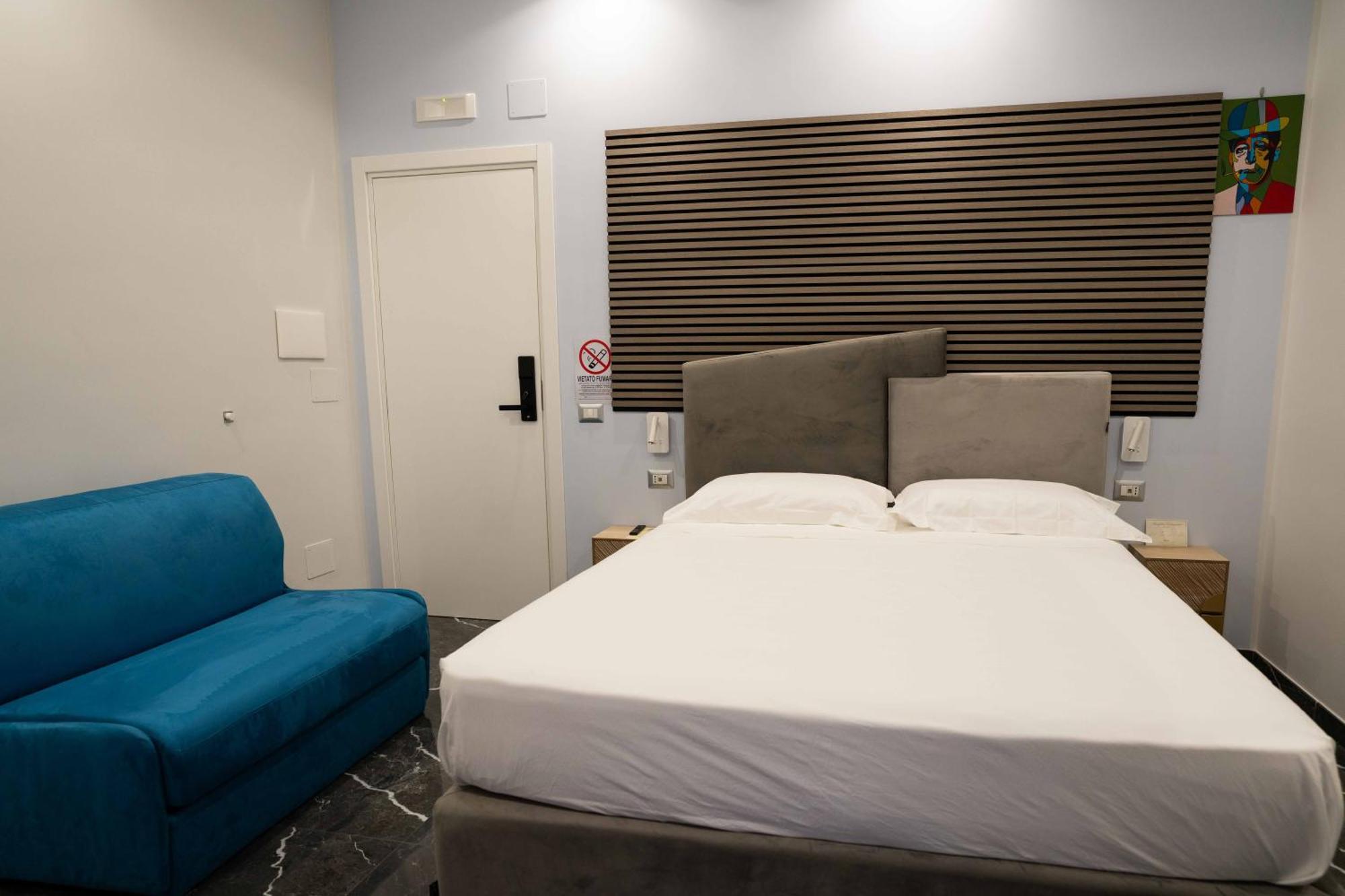 Worldwidesuites Napoli Bagian luar foto